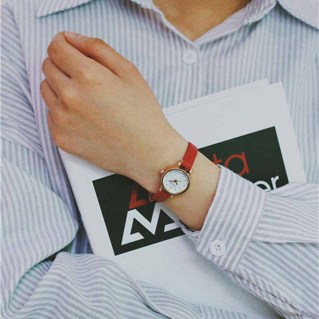 紅色手表女款 時尚皮帶女表學生韓版簡約超小復古森女文藝日系潮